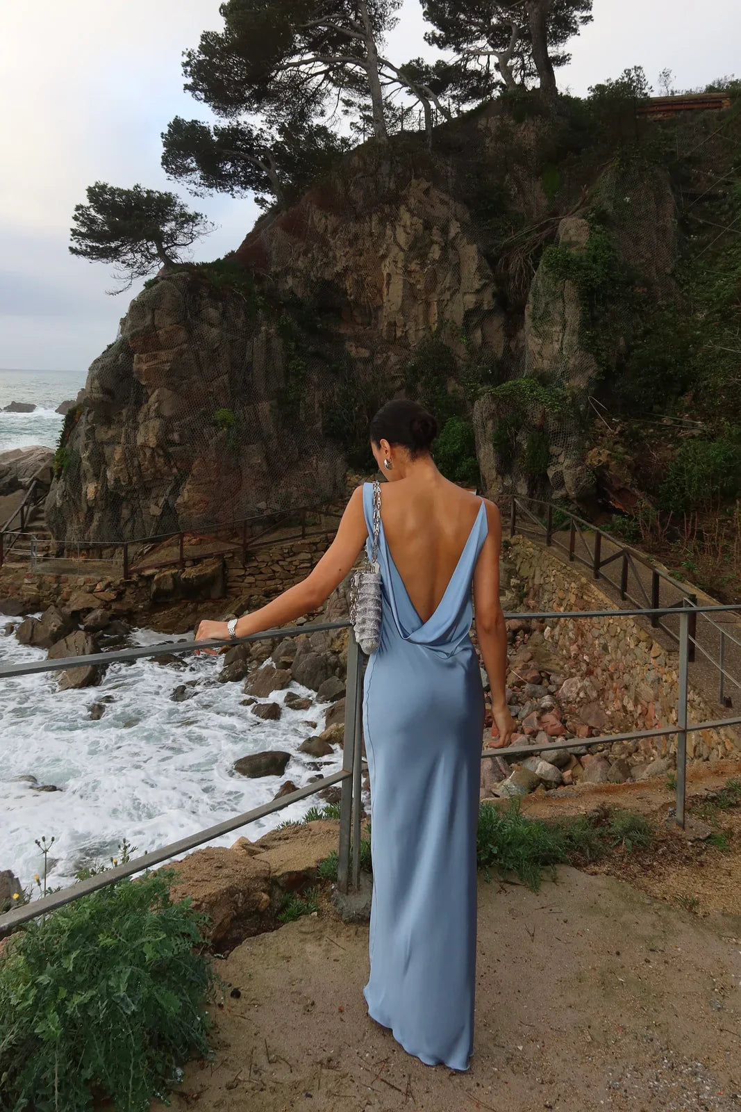 Vestido Aumare Panarea azul escote drapeado resort wear