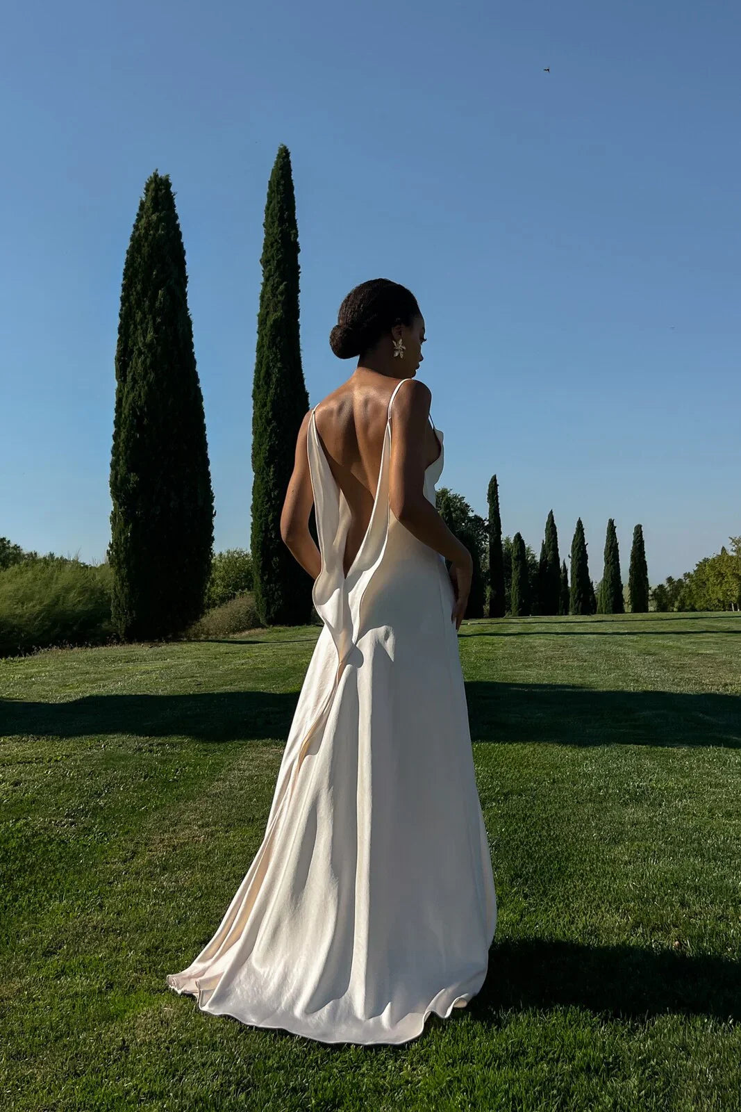 Vestido Aumare Lerici en blanco satinado