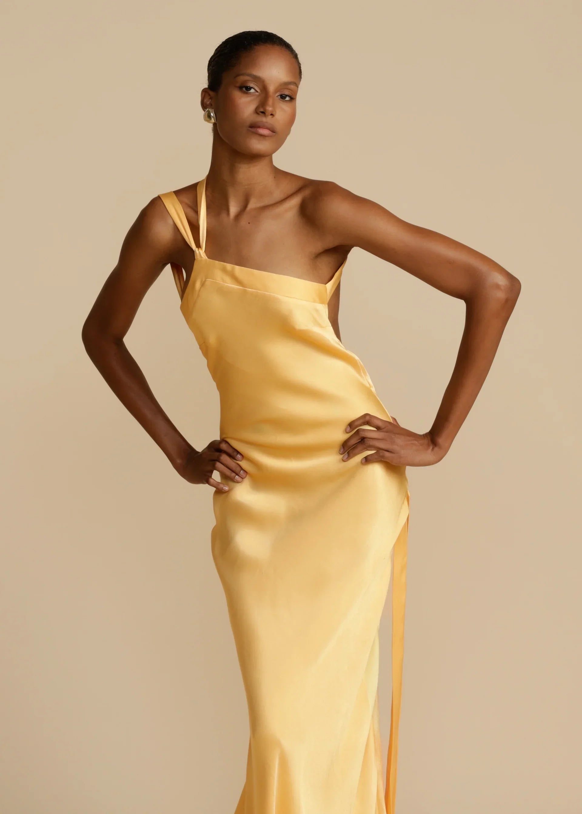 Vestido Aumare Rapallo caída fluida hasta el suelo