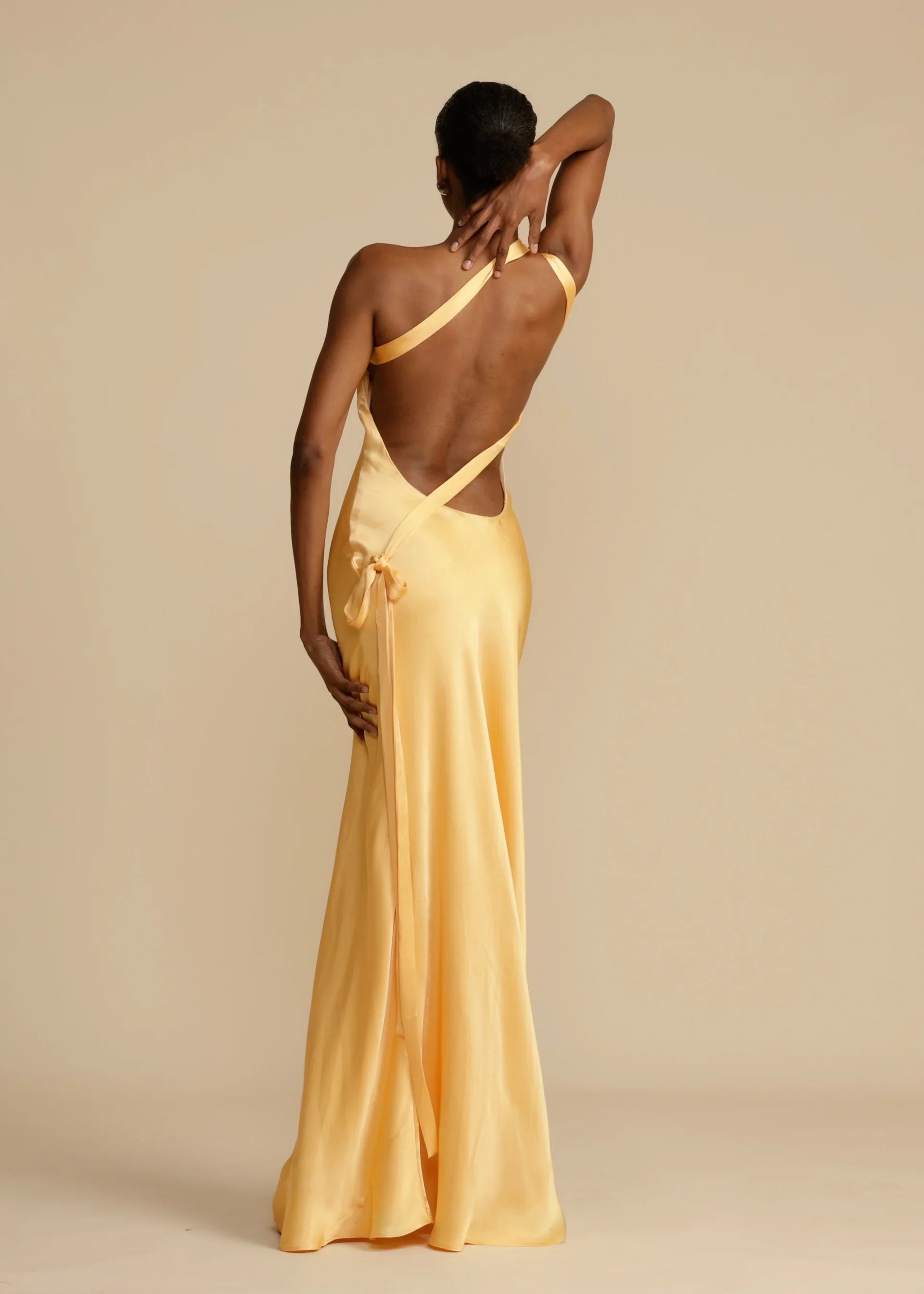 Vestido Aumare Rapallo resort wear de lujo vista completa