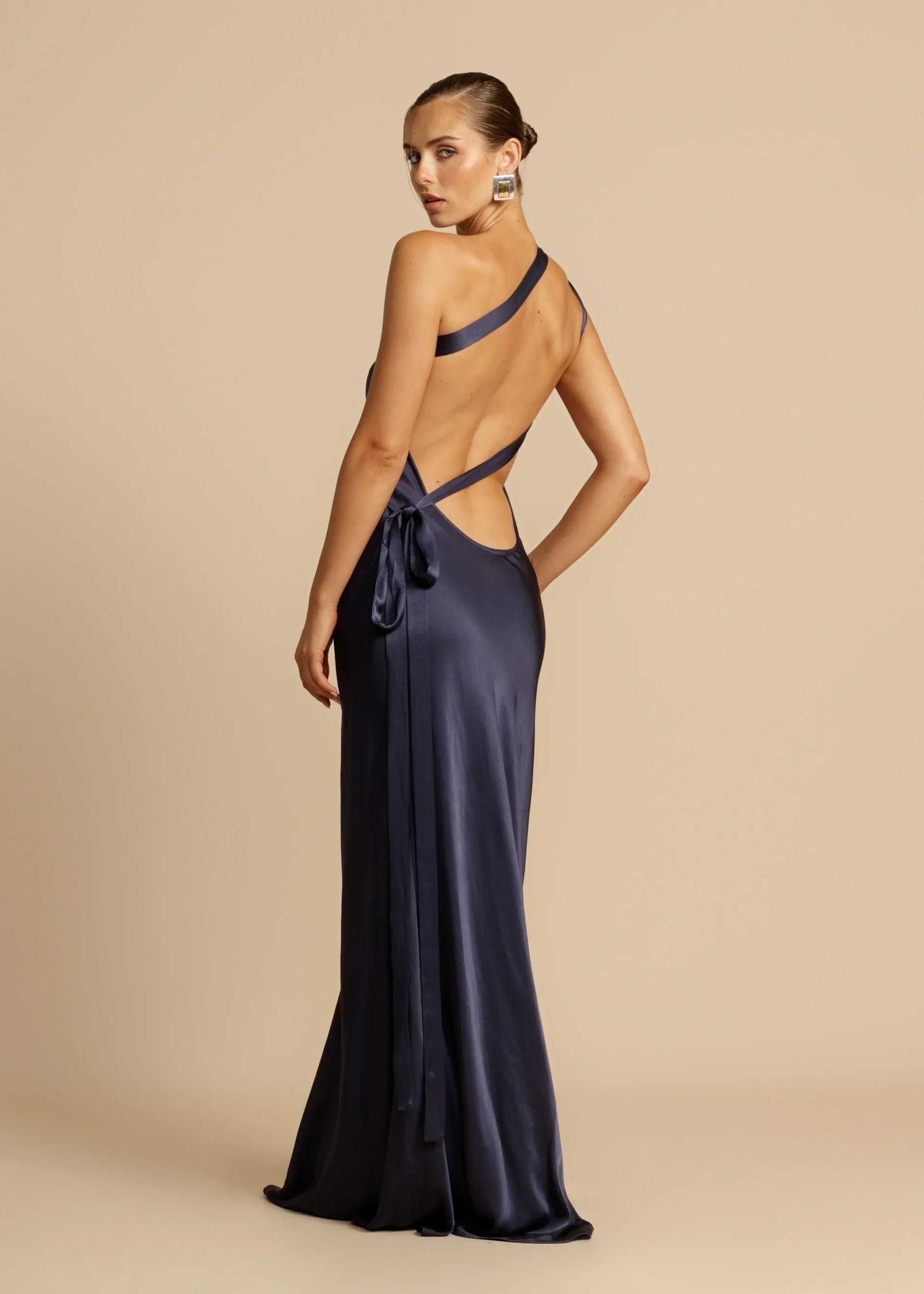 Vestido Aumare Rapallo azul marino resort wear elegante
