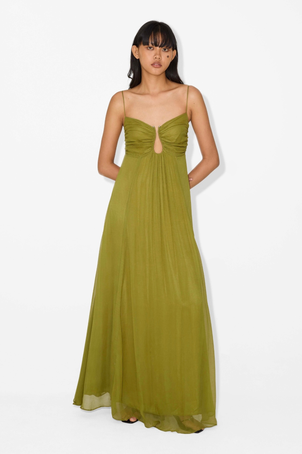 Vestido Aumare Hyères largo en verde olivo de caída fluida