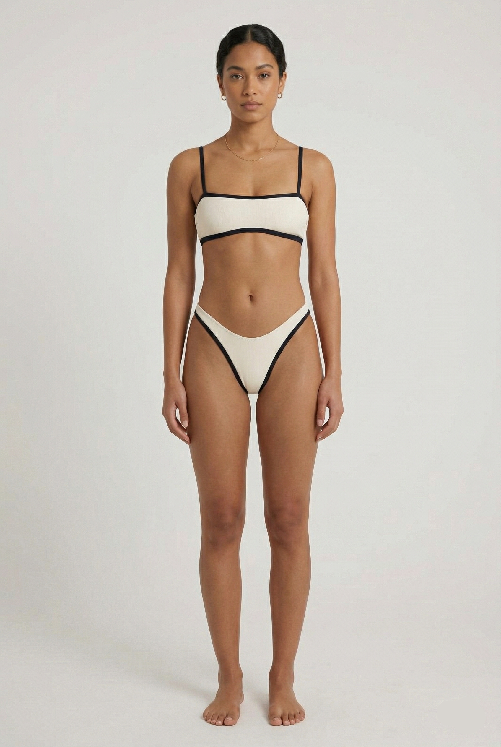 Bikini Aumare La Ropa bicolor con tirantes finos — resort wear de lujo