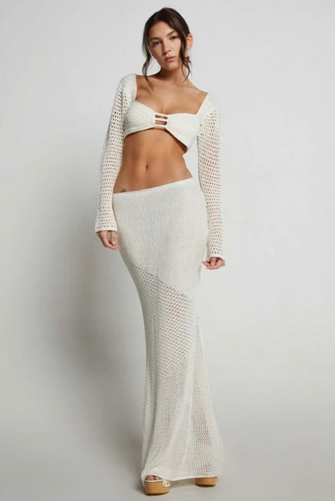 Conjunto Aumare Agua Blanca tejido en blanco — top manga larga y falda maxi