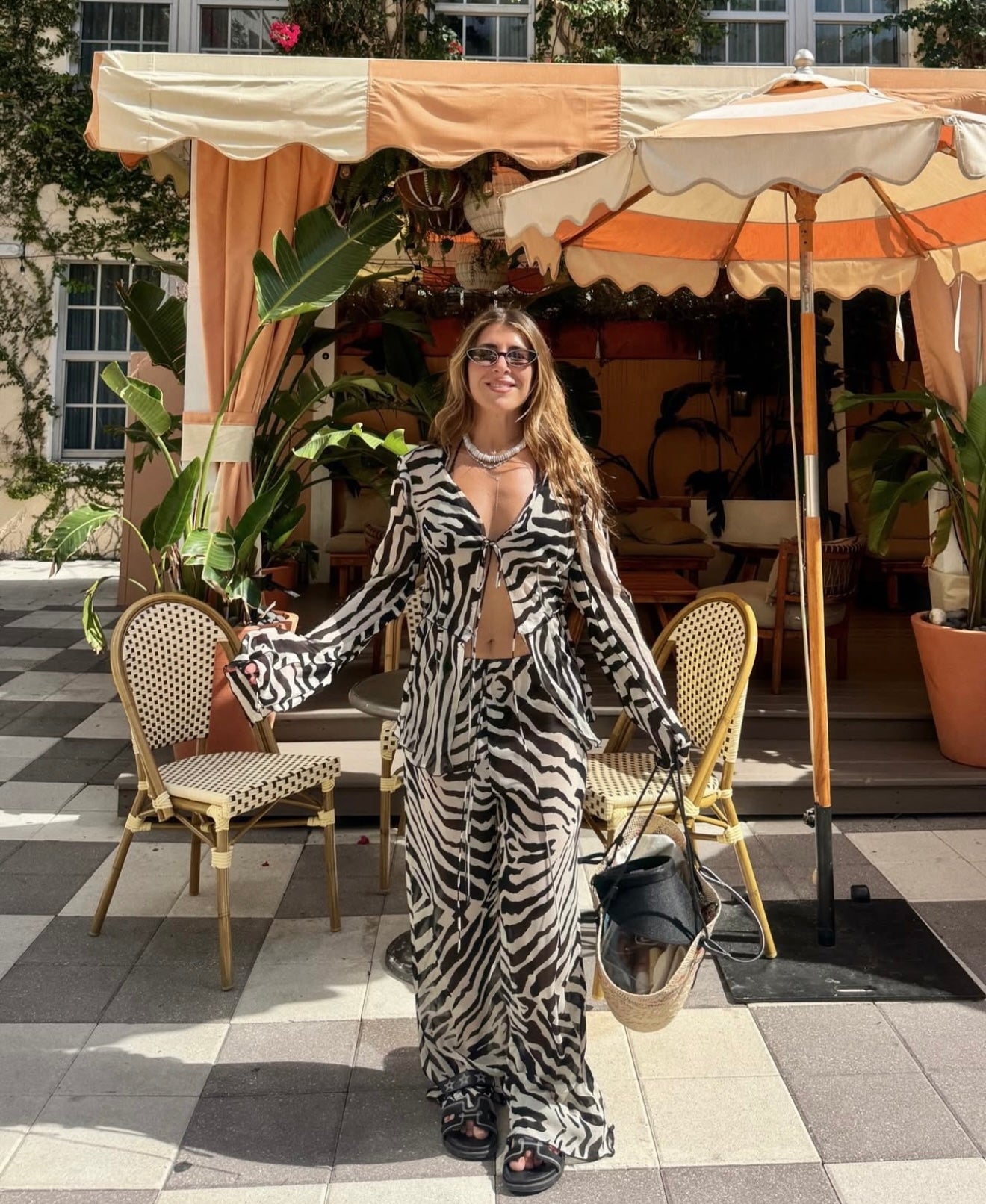 Conjunto Aumare Tenacatita detalle estampado animal print resort