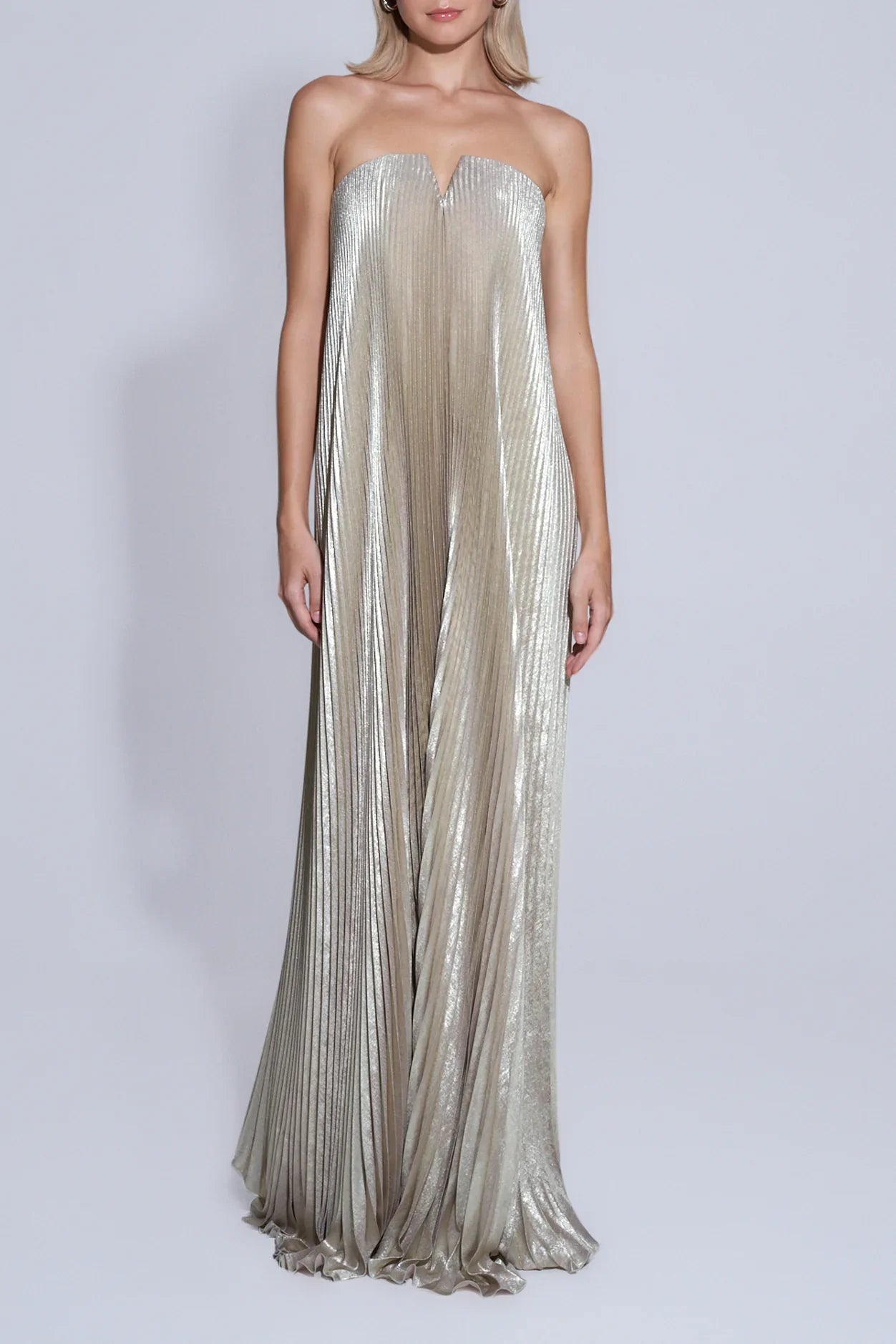 Vestido plisado dorado de caída fluida Aumare