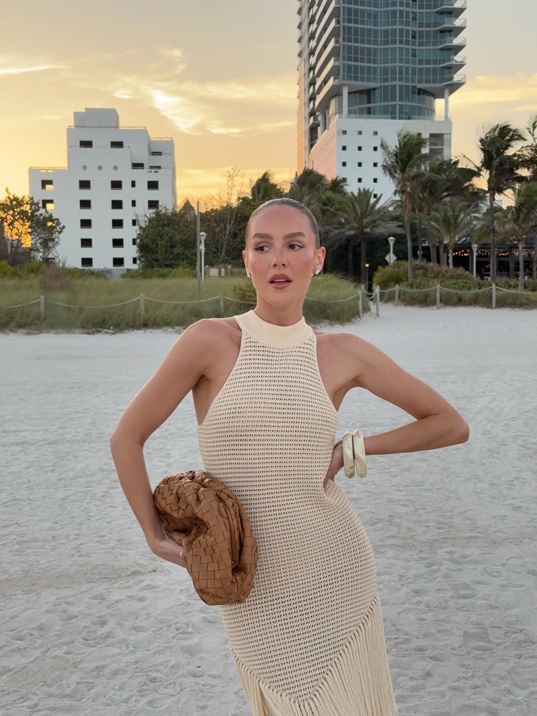 Vestido Aumare Cassis color beige — resort wear de lujo AUMARE