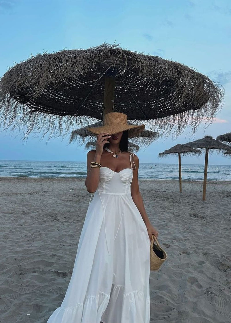 Detalle del escote corazón del vestido Aumare Èze blanco