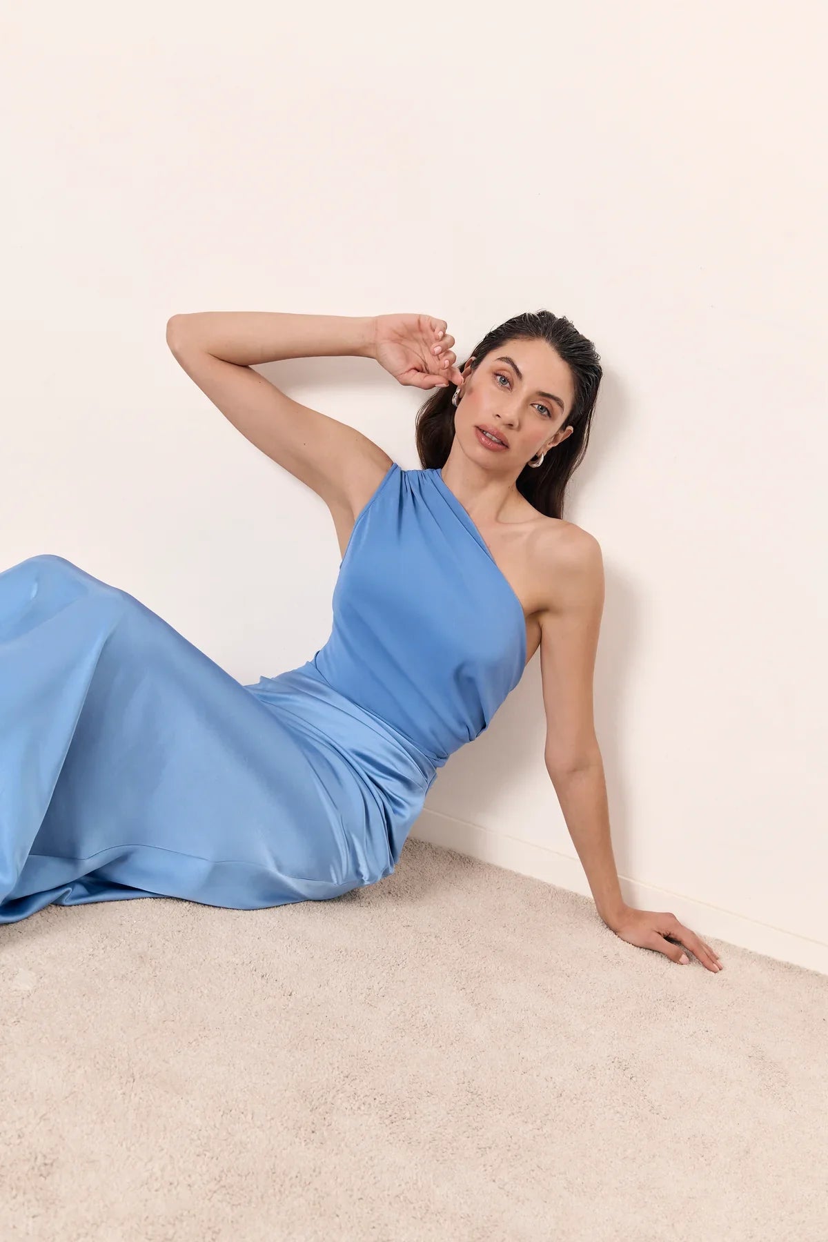 Vestido Aumare Alassio azul caída líquida de la falda
