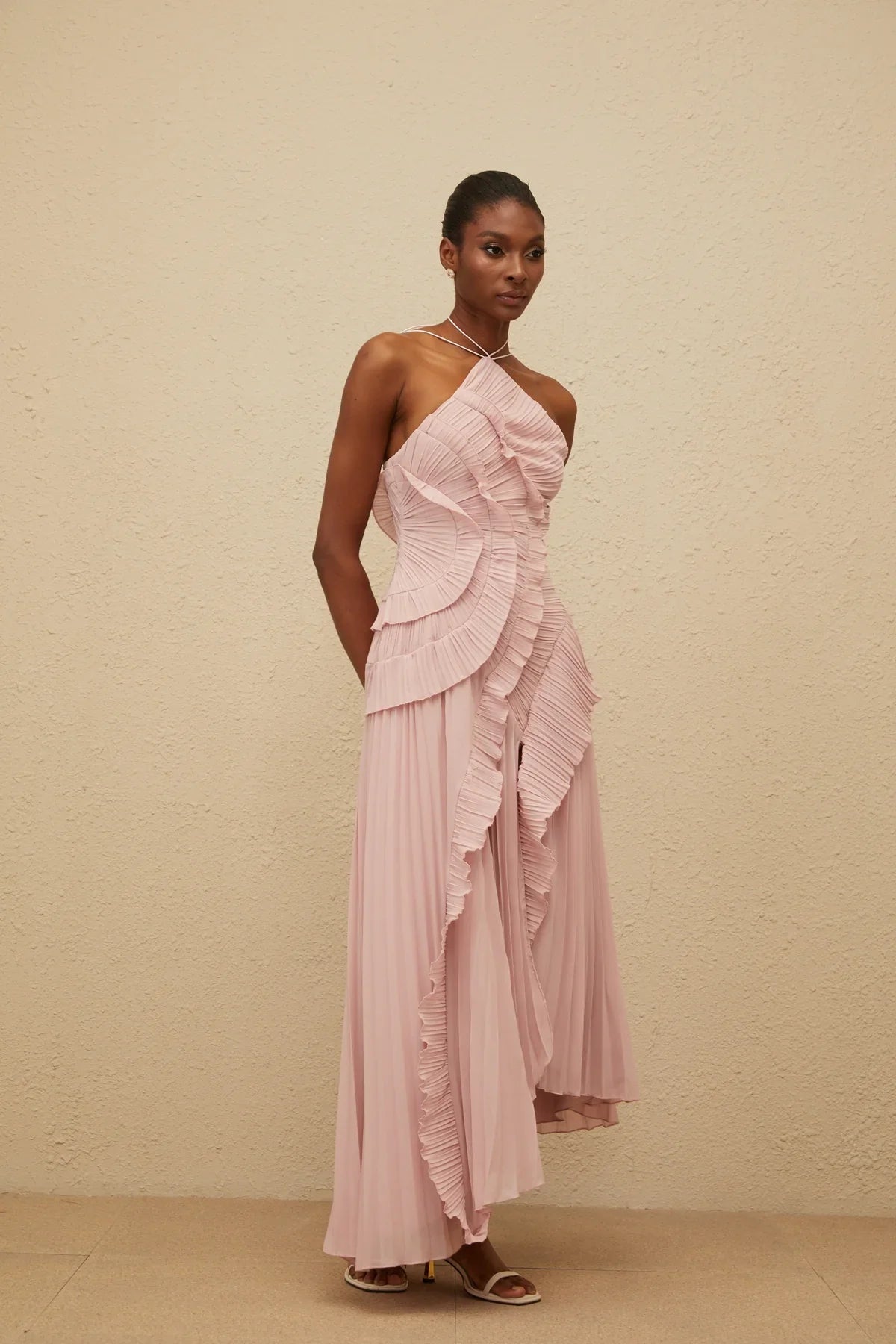 Vestido Aumare Portovenere plisado rosa de resort