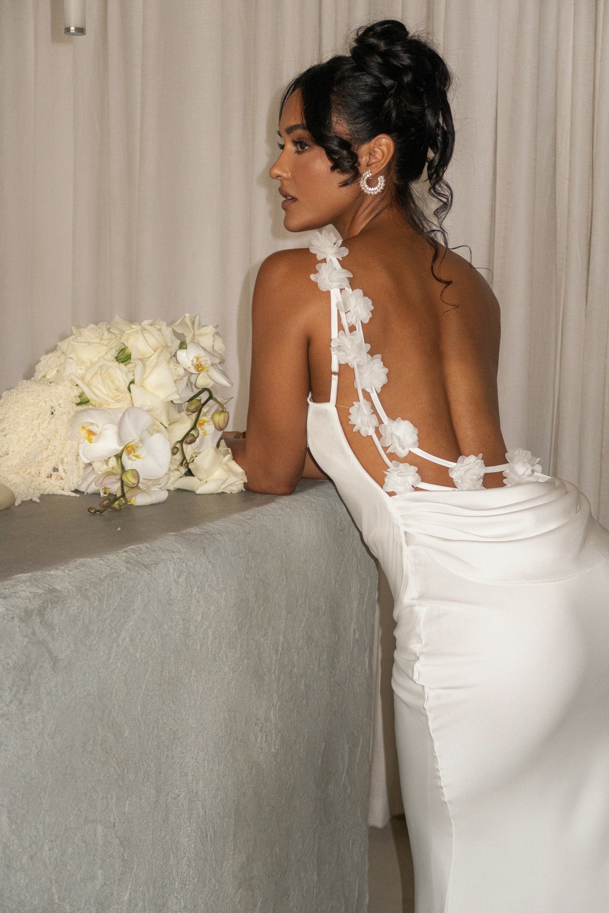 Vestido Aumare Ischia satinado con caída fluida