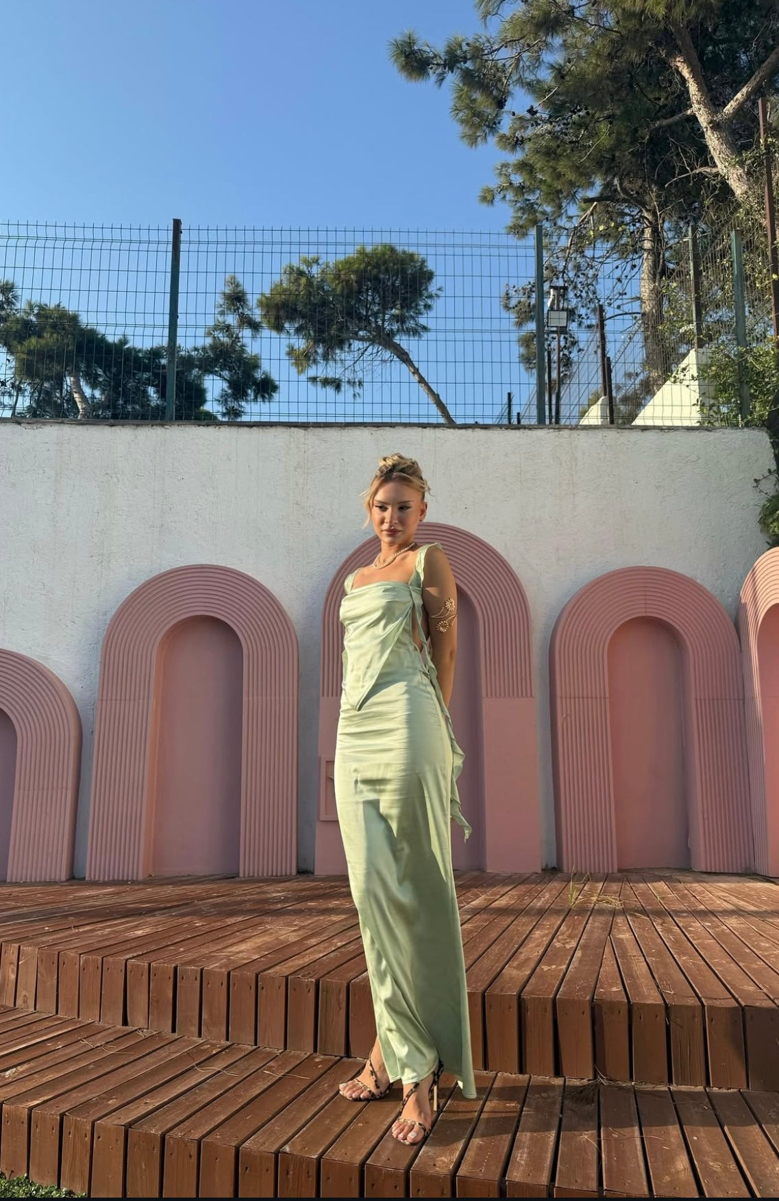 Vestido Aumare Procida verde estilo resort wear de lujo