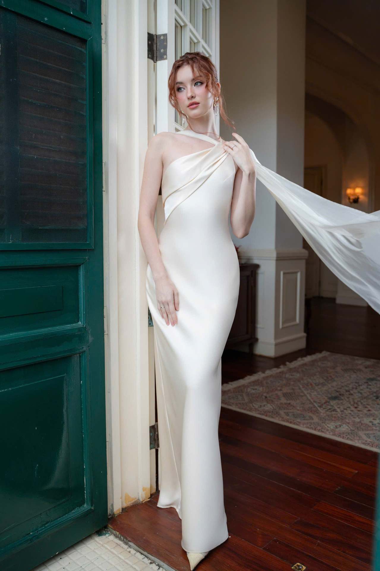 Vestido Aumare Estoril estilo resort sofisticado