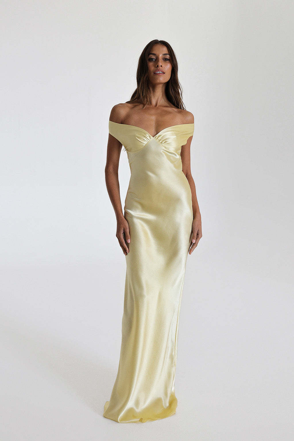 Vestido Aumare Atrani en amarillo, vista frontal