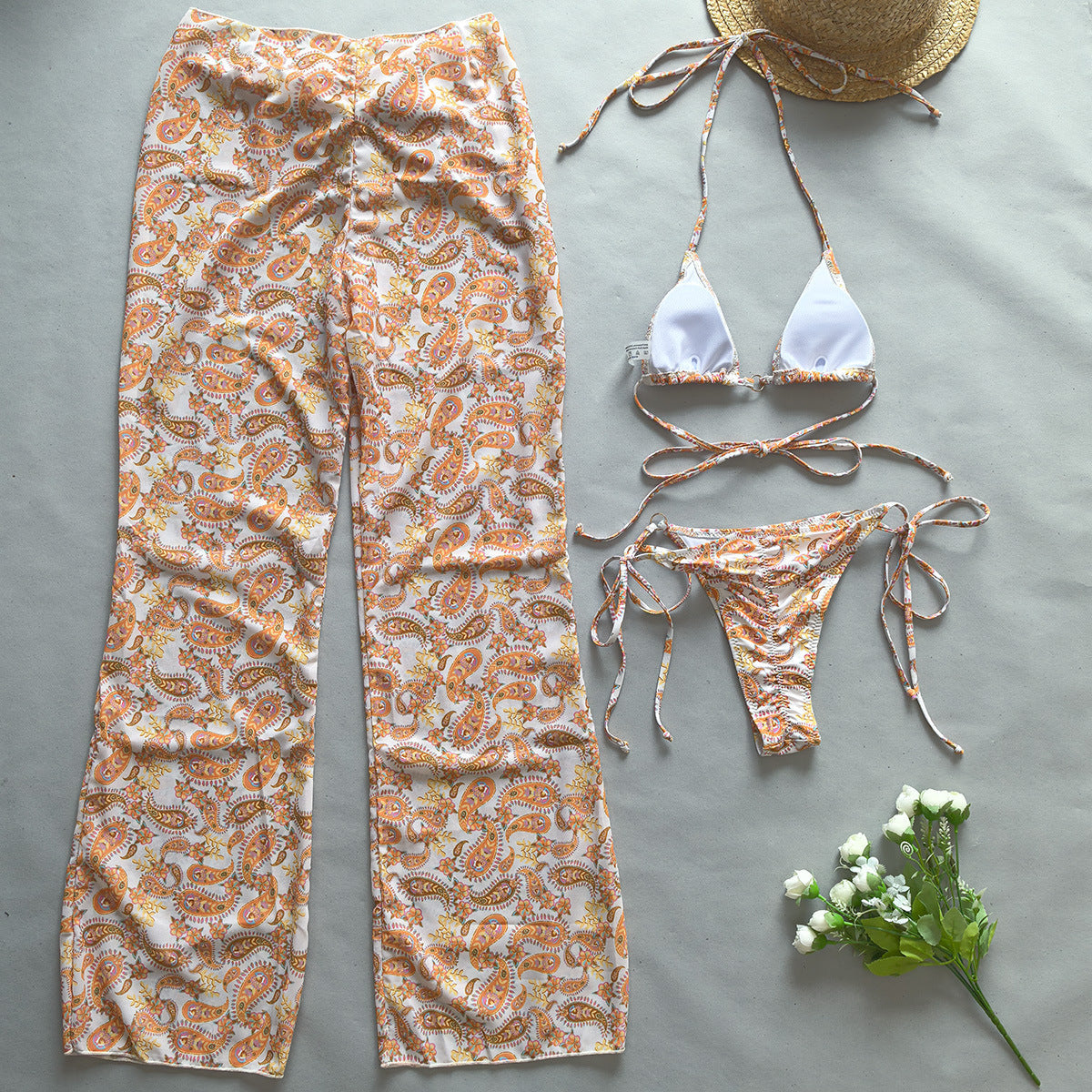 Conjunto Aumare Kos posando en el resort