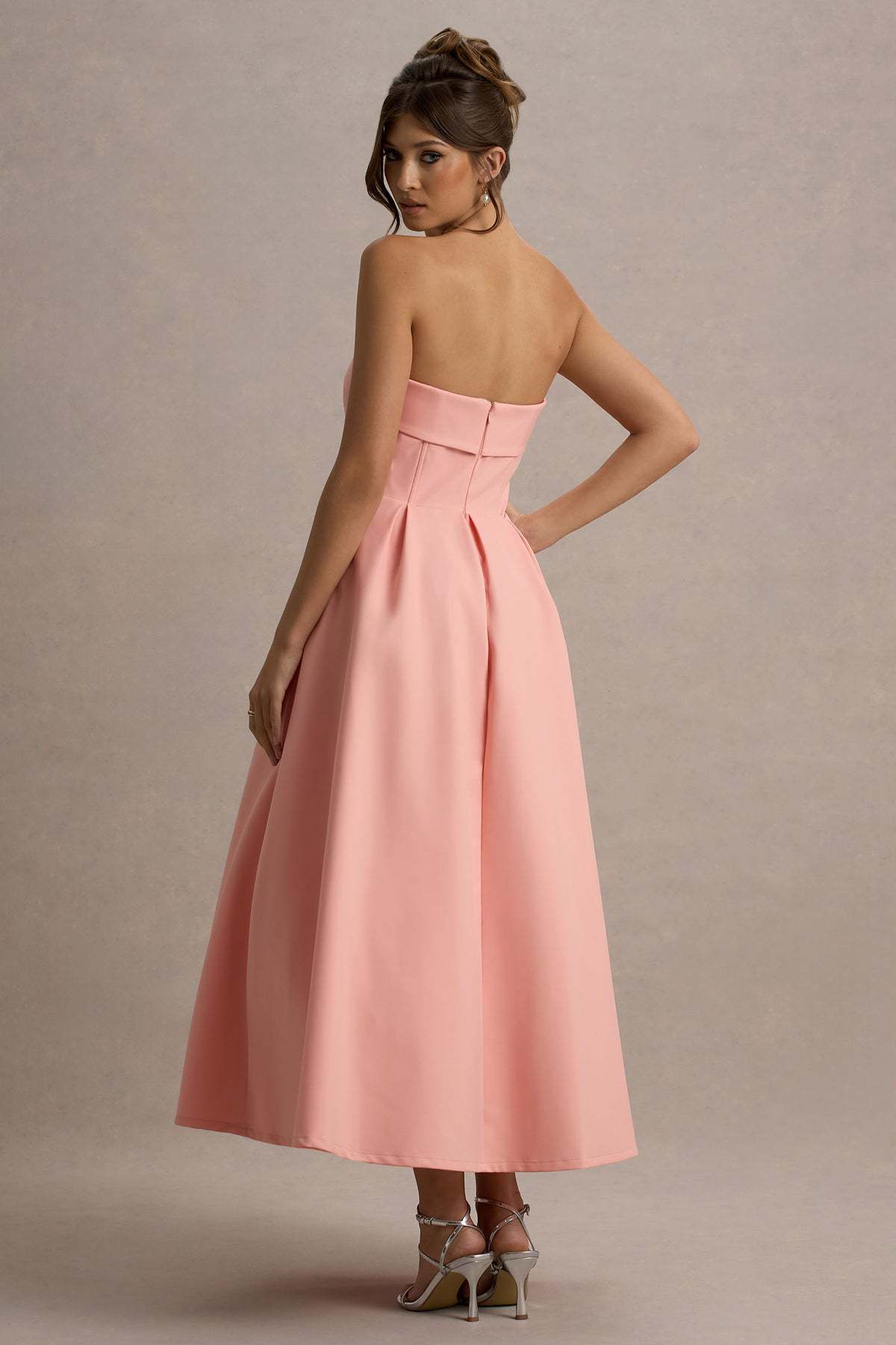 Vestido Aumare Sorrento resort de lujo en estudio