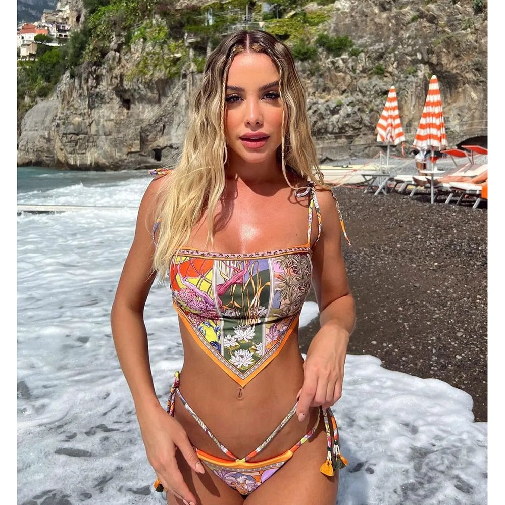 Bikini Aumare Babeth resort wear — tiras laterales ajustables