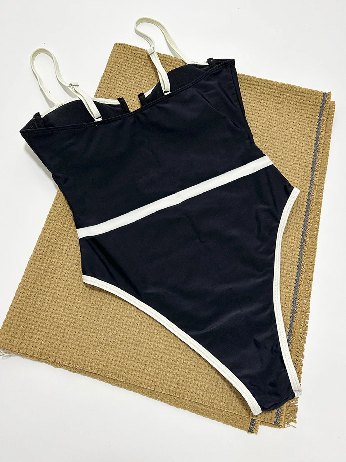 Espalda del traje de baño completo Camille de lujo — AUMARE