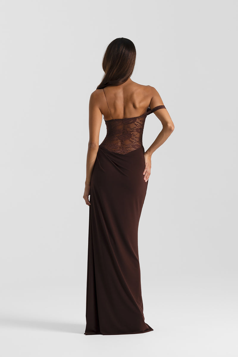 Vestido largo Aumare Santa Margherita en marrón, vista trasera con espalda descubierta