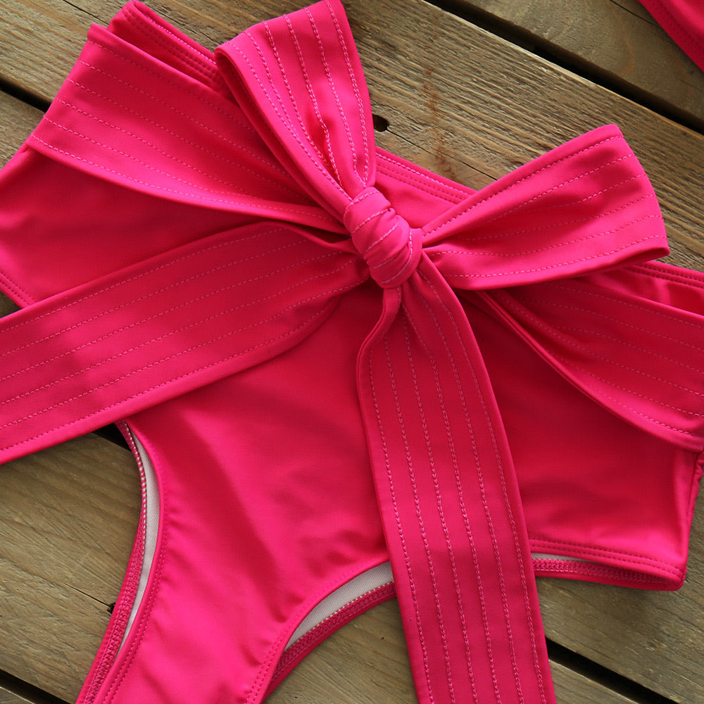 Detalle de olanes del bikini Aumare Audrey