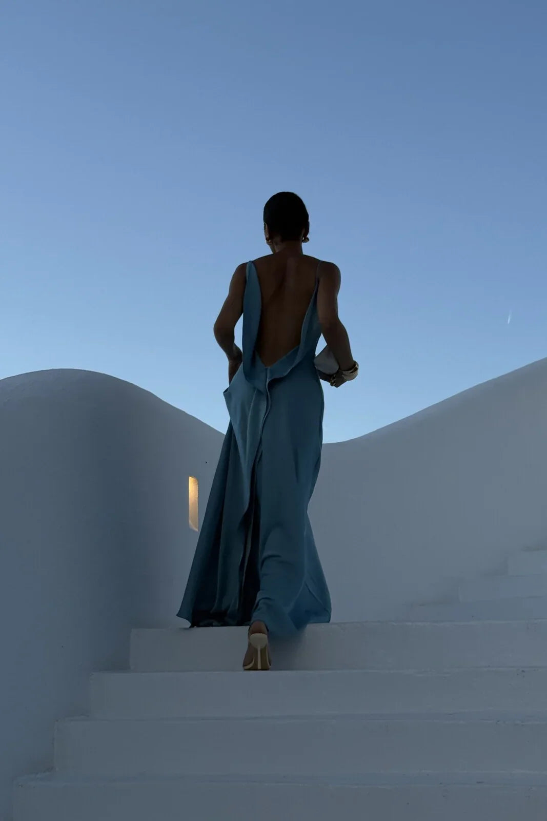 Vestido largo Aumare Lerici en azul con caída fluida