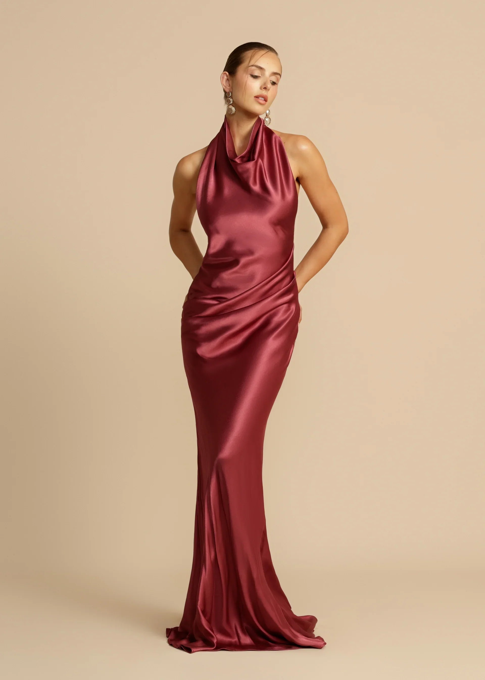 Vestido largo Vernazza vino satinado de resort