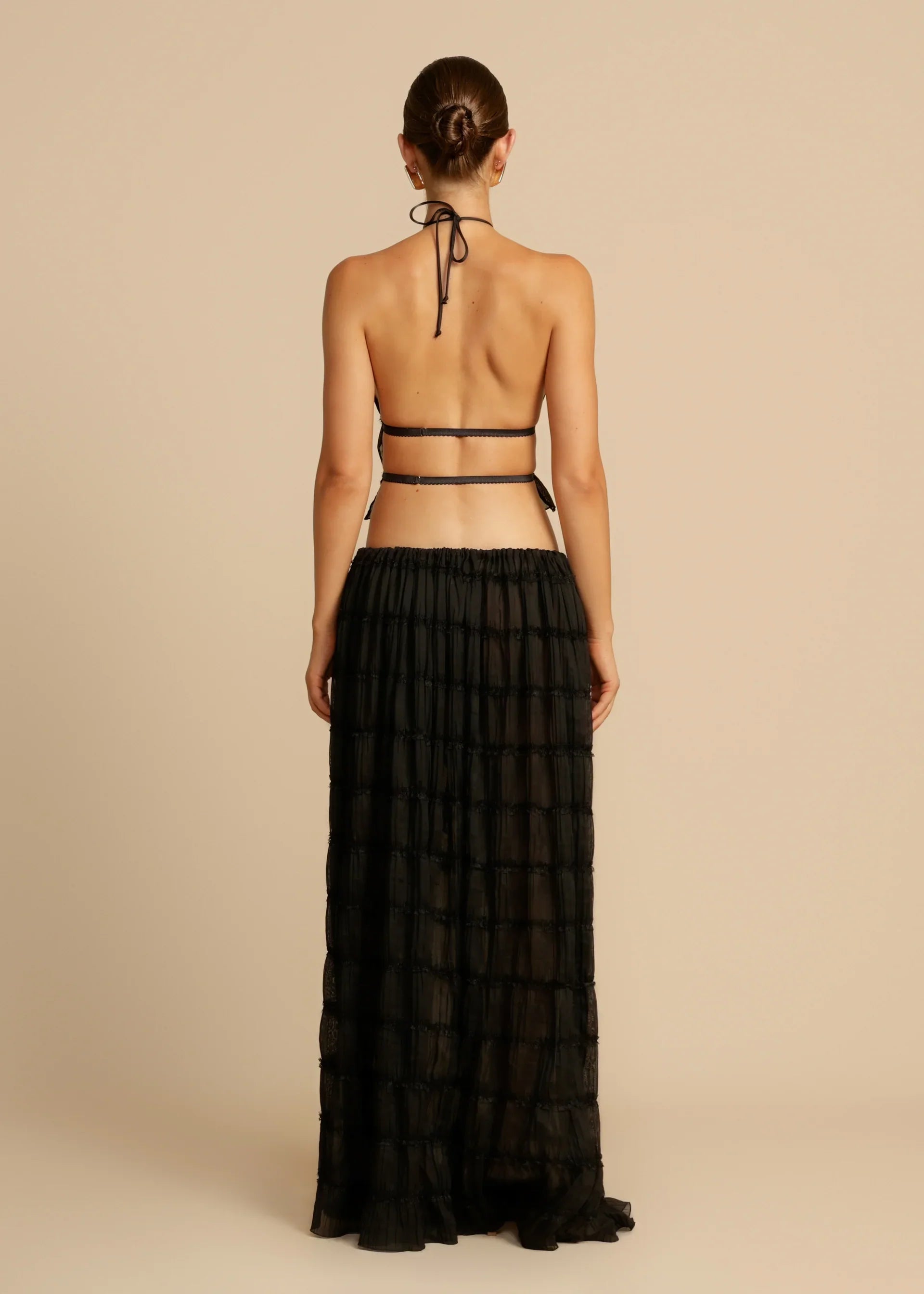 Conjunto Aumare Isla Mujeres negro — top halter detalle