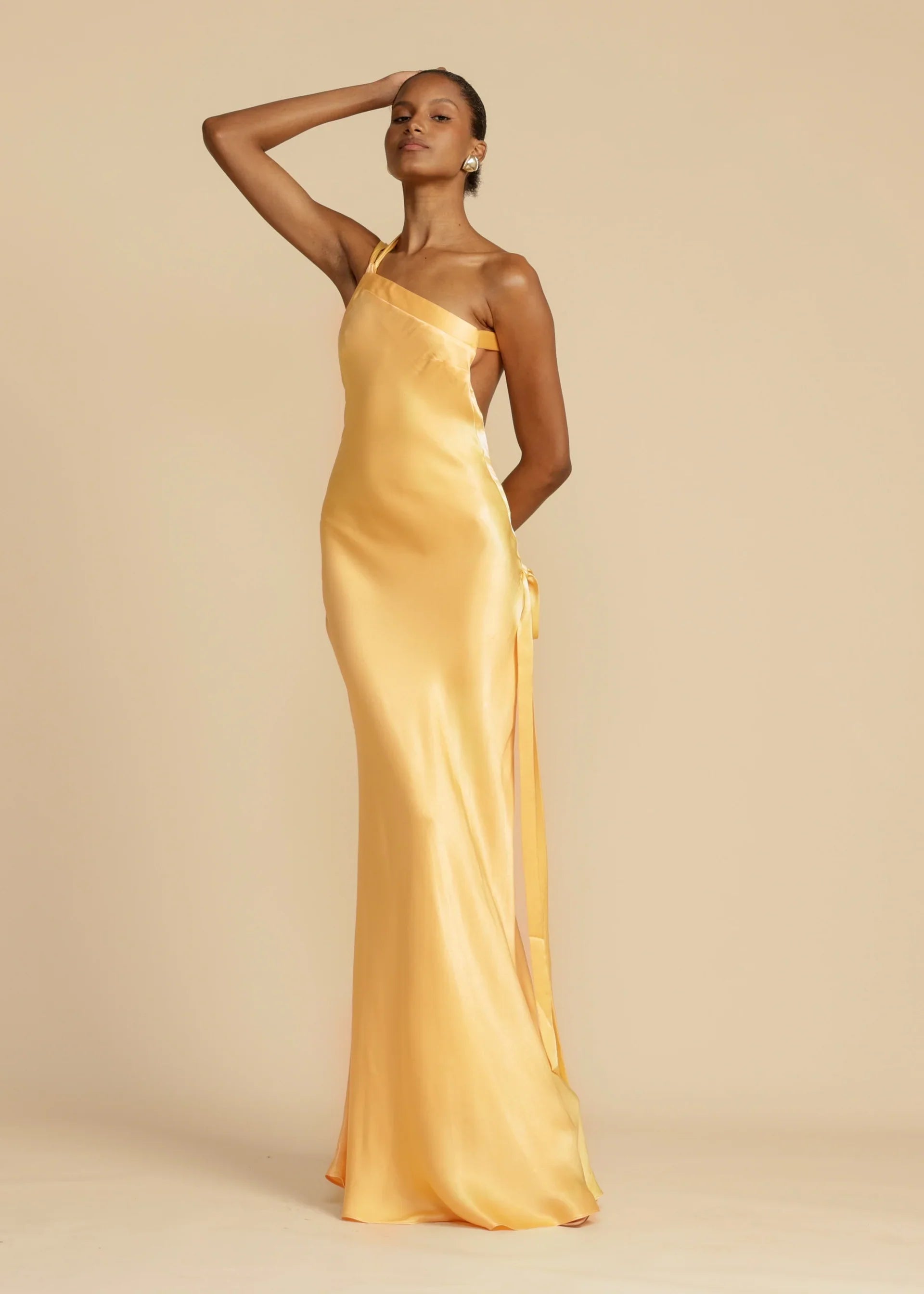 Vestido Aumare Rapallo satinado vista lateral