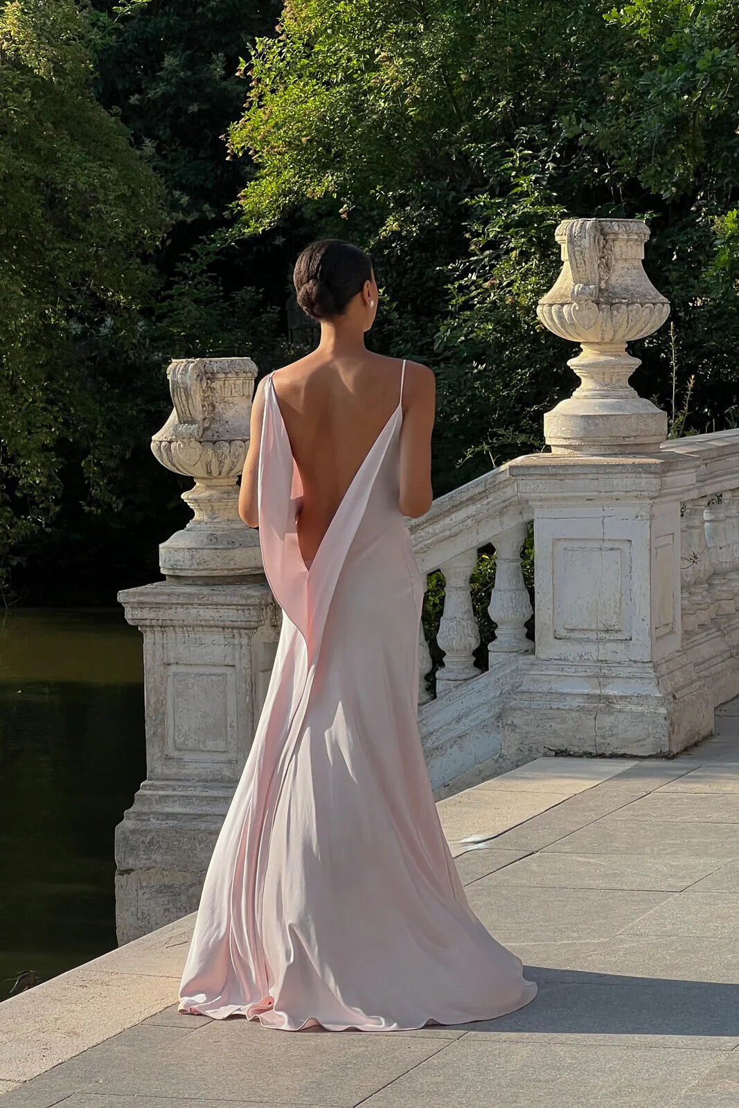 Vestido Aumare Lerici rosa de inspiración resort