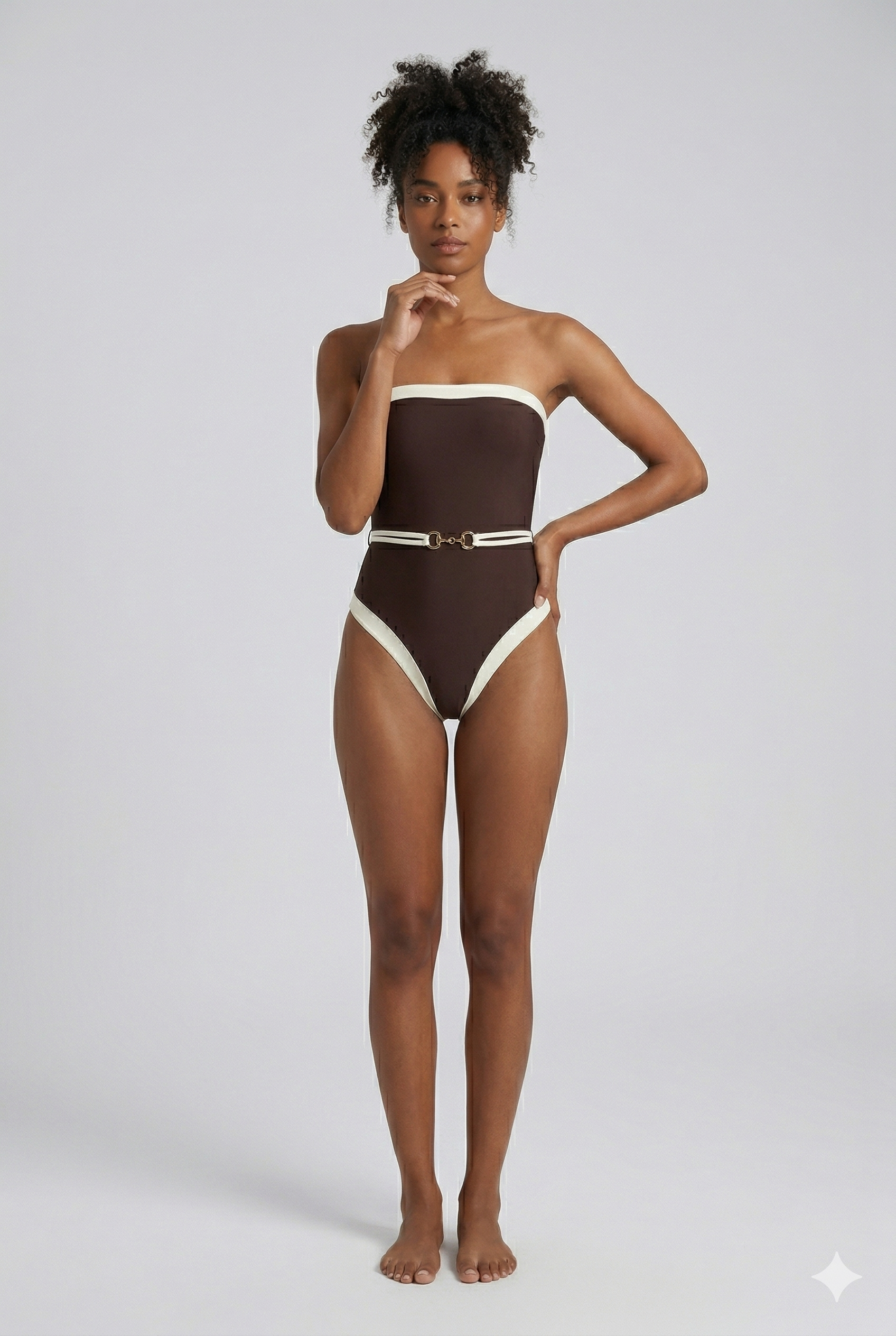 Maillot Aumare Gigi con detalle de hebilla dorada en la cintura