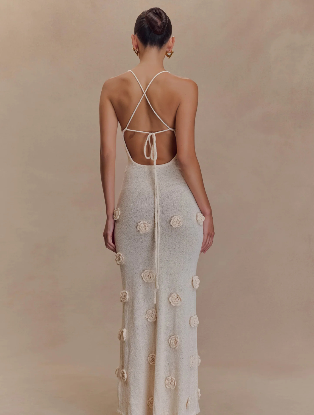 Vestido Aumare Hydra — espalda descubierta de tiras cruzadas