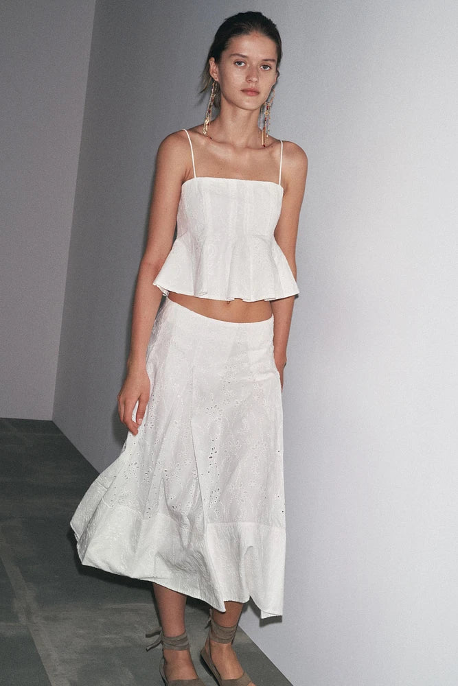 Conjunto Aumare Xcalak blanco — top de tirantes y falda en bordado calado