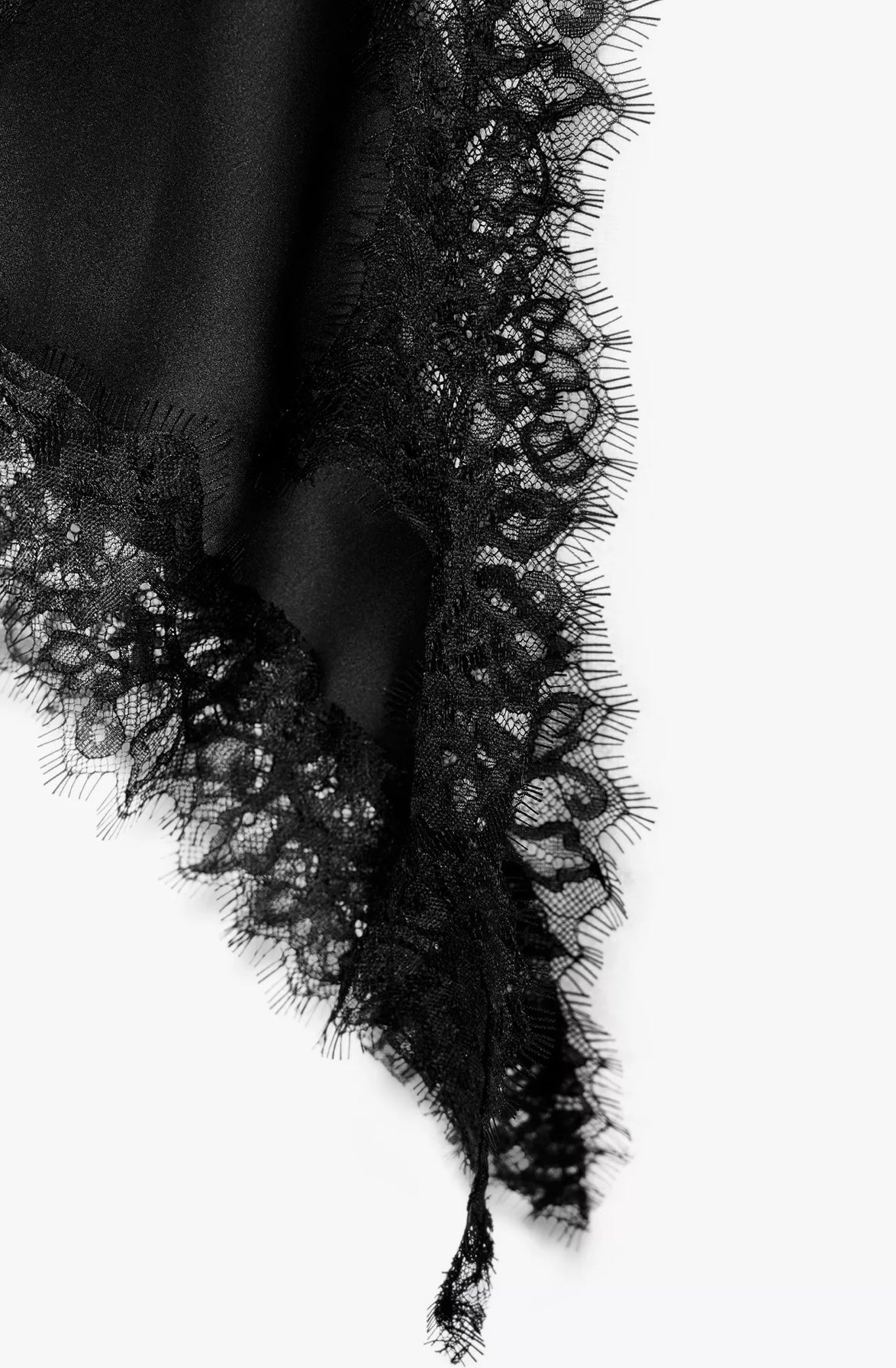Vestido Aumare Sardegna negro detalle de escote