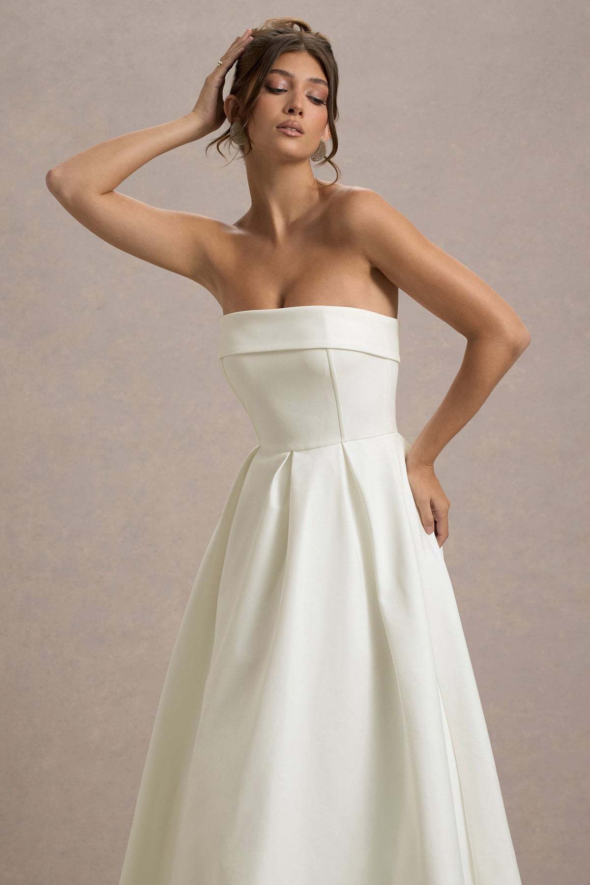 Vestido Aumare Sorrento blanco vista lateral elegante