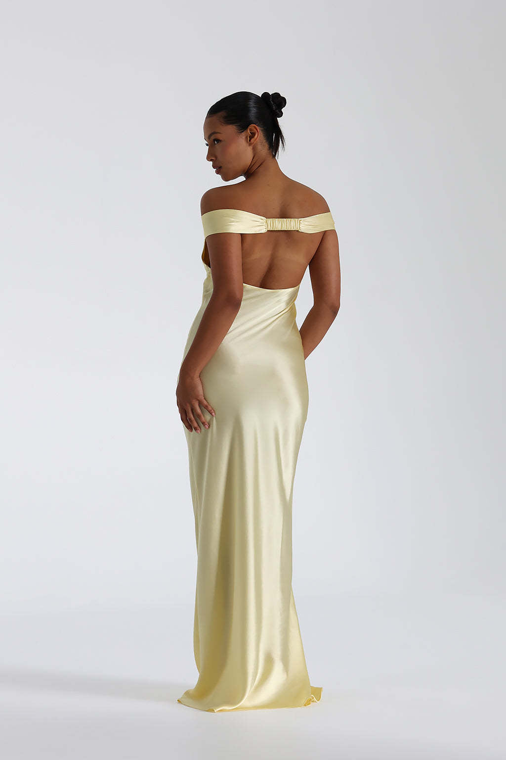 Vestido Aumare Atrani estilo playa de lujo