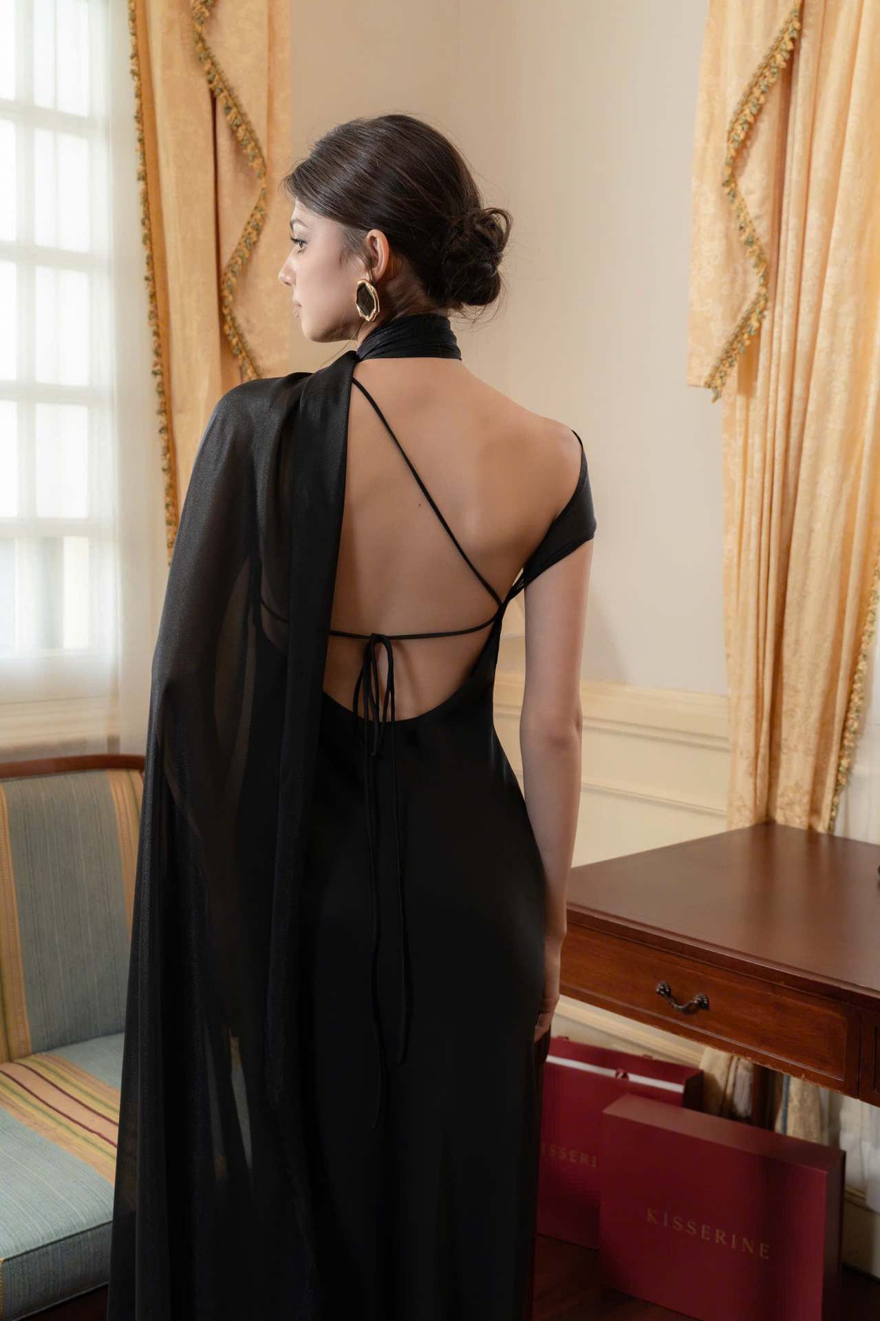 Vestido Aumare Estoril movimiento de la tela