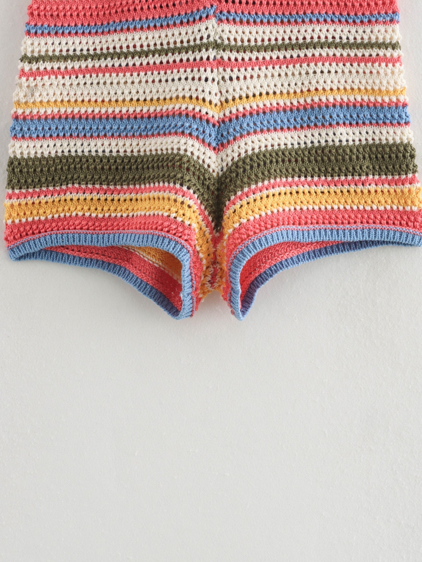 Short Aumare Chacala a juego en crochet multicolor