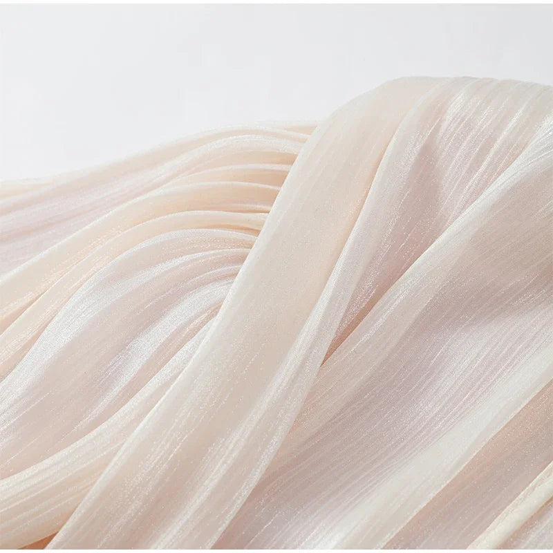 Vestido Aumare Lipari detalle de tejido satinado