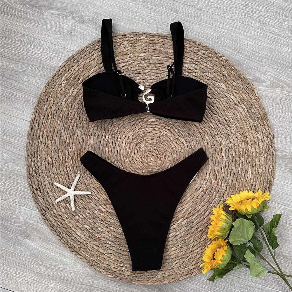 Bikini Aumare Manzanillo detalle dorado escultural