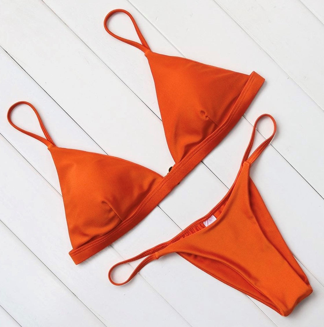 Bikini Aumare Soliman color naranja