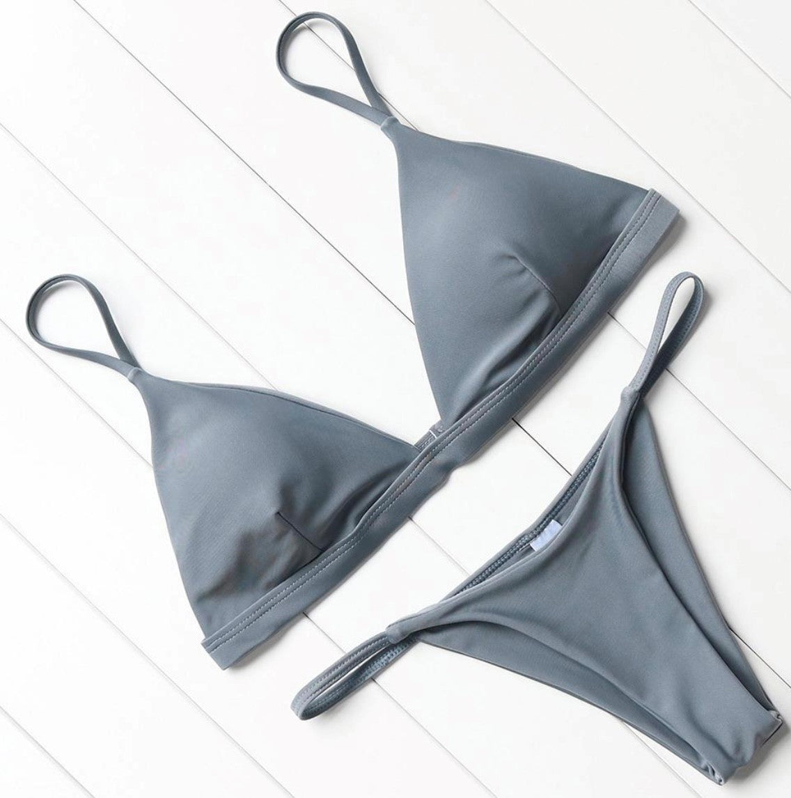 Bikini Aumare Soliman color gris